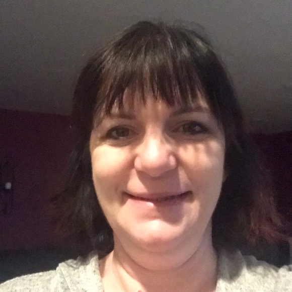 Heidi Kinsella - Poshmark Profile Picture of Heidi Kinsella (@hkinsella) on Poshmark