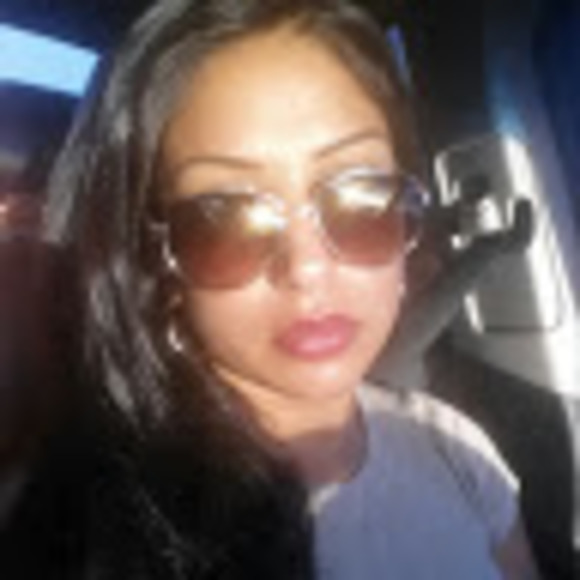 Profile Picture of Lisa Sanchez (@jrznlisasanchez) on Poshmark