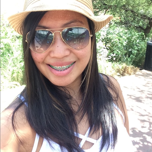 Profile Picture of Venlyn Lacuesta (@lyn_lyn09) on Poshmark