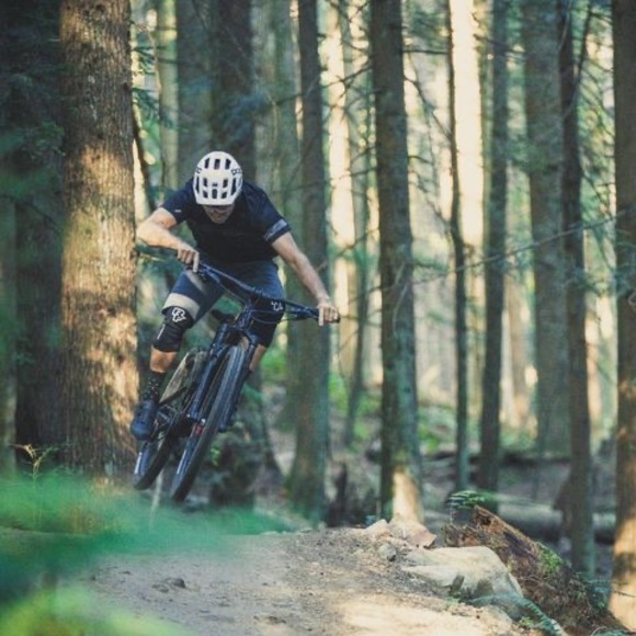 Arama Jillings - Poshmark Profile Picture of Arama Jillings (@aramasemail) on Poshmark