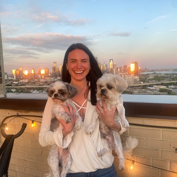 Profile Picture of Megan Dwier (@m_dwier) on Poshmark