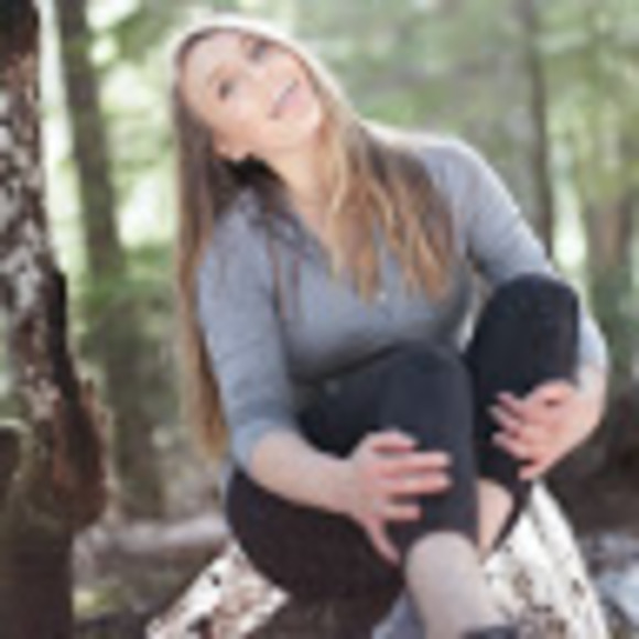 Profile Picture of Mariah Sumerel (@mariah_sumerel) on Poshmark
