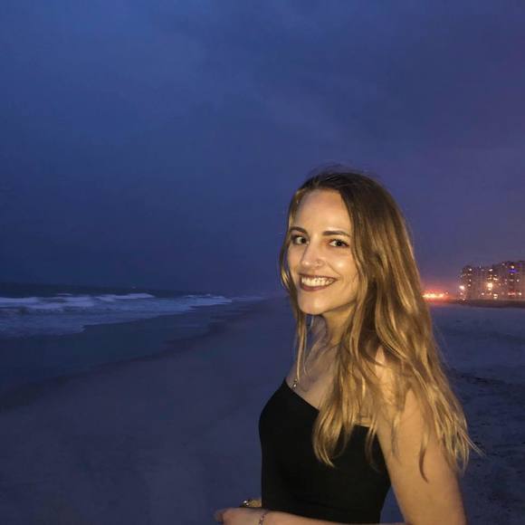 Profile Picture of Sarah Ostrowski (@saraaahk) on Poshmark