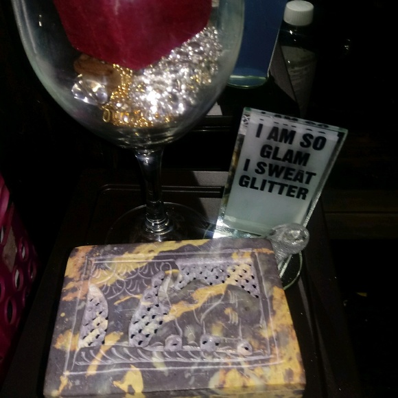 Sam Ram - Poshmark Profile Picture of Sam Ram (@saolani) on Poshmark