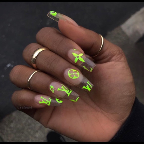 Profile Picture of Corinne Glover-brown (@rinnegb03) on Poshmark