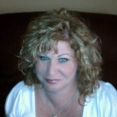 Profile Picture of Lori Constantine (@LoriCn3187) on Twitter