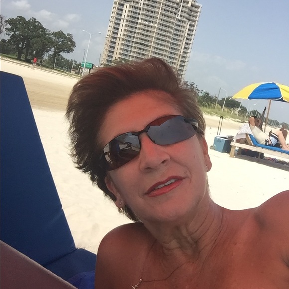Profile Picture of Paula Mcclendon (@paulamarie58) on Poshmark