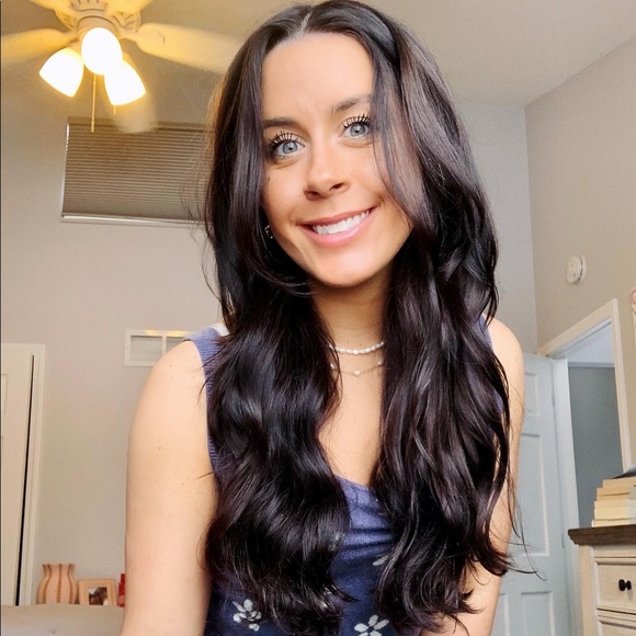 Profile Picture of Savannah Tanner (@savtan) on Poshmark