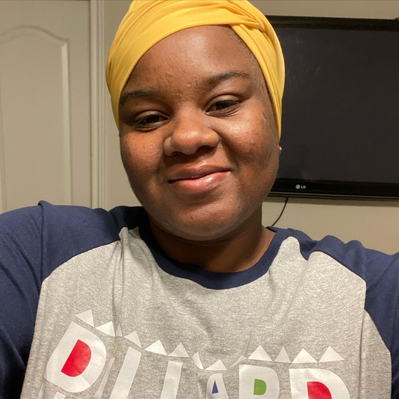 Profile Picture of Tiombe Asadullah (@shy2k5t) on Poshmark