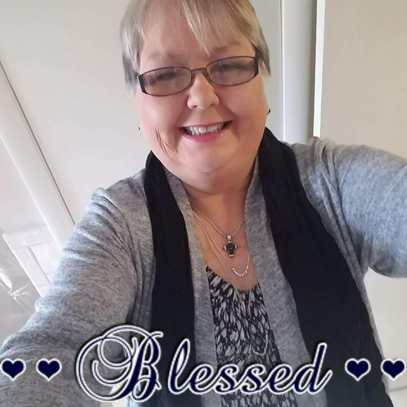 Profile Picture of Debbie Cook (@firefightersmom) on Poshmark