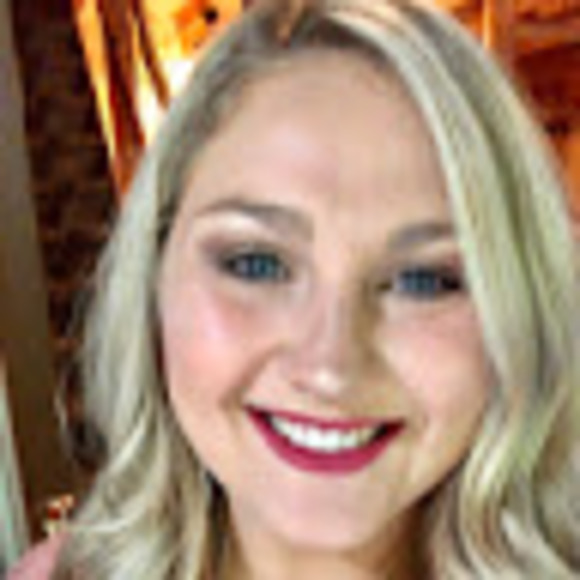 Profile Picture of Jordyn Wiler (@jordyn_wiler) on Poshmark