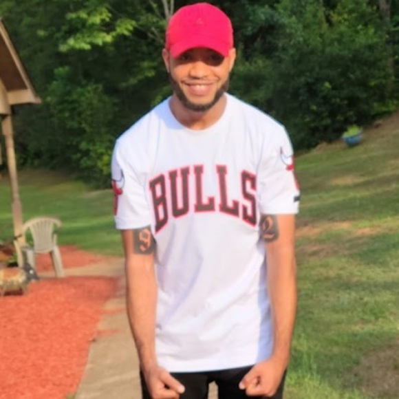 Profile Picture of Josh Hillman (@joshhillman1992) on Poshmark