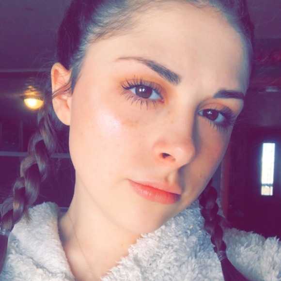 Profile Picture of Sharlette Woods (@sharlette02) on Poshmark