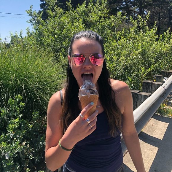 Allison Noeding - Poshmark Profile Picture of Allison Noeding (@allisonnoeding) on Poshmark