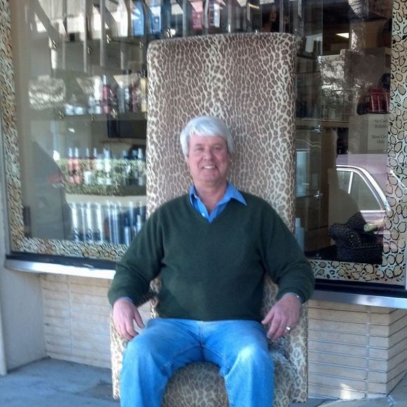 Profile Picture of Thomas Knoblauch (@tmknob) on Poshmark