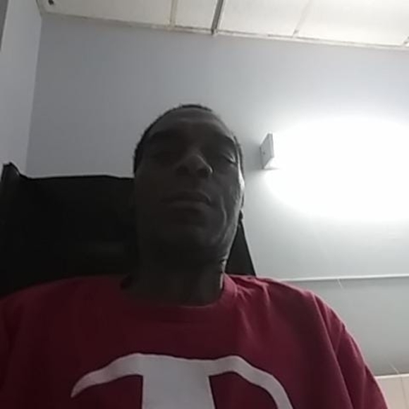 Profile Picture of Christopher Eason (@chriseason829) on Poshmark