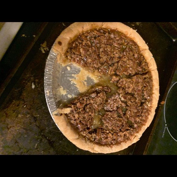 Profile Picture of Tellis Everett (@telliseverett) on Poshmark