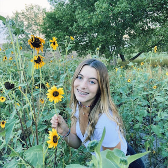 Profile Picture of Bailey Burrup (@baileyburrup) on Poshmark