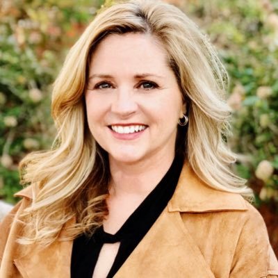 Profile Picture of Mary Fitzpatrick (@FitzMaryAnn) on Twitter