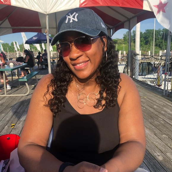 Profile Picture of Iris Brown (@irissospoiled) on Poshmark