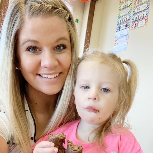 Abby Charlier - Poshmark Profile Picture of Abby Charlier (@abbycharlier) on Poshmark