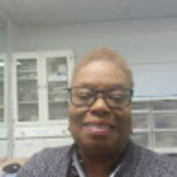 Profile Picture of Pamela Harper (@pamwaleric) on Poshmark