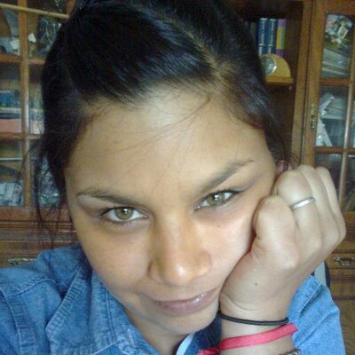 Profile Picture of Silvia (@SilviaAcevedo) on Twitter