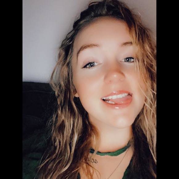Profile Picture of Kaitlyn Nannenga (@katielyn2341) on Poshmark