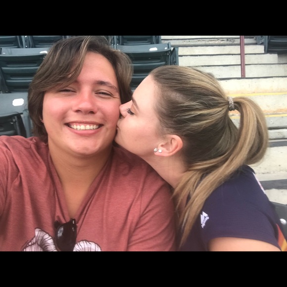 Profile Picture of Matthew Dutton (@matdut3) on Poshmark