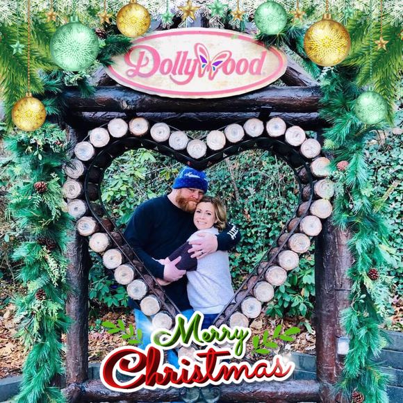 Profile Picture of Lindsey Hunsberger (@l_hunsbg) on Poshmark