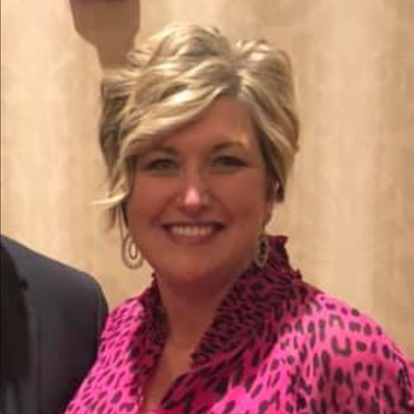 Profile Picture of Tracy Teodecki (@tracyteo) on Poshmark