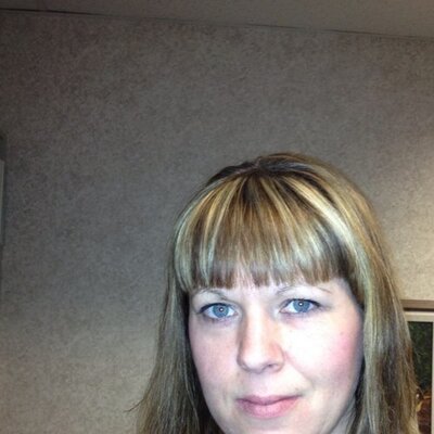 Profile Picture of Kim Carey (@kimwisniewski) on Twitter