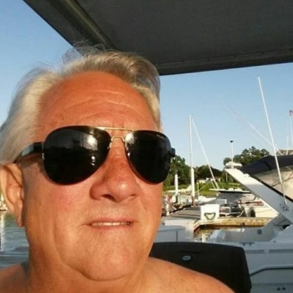 Profile Picture of Dave Hughes (@davehughes977) on Poshmark