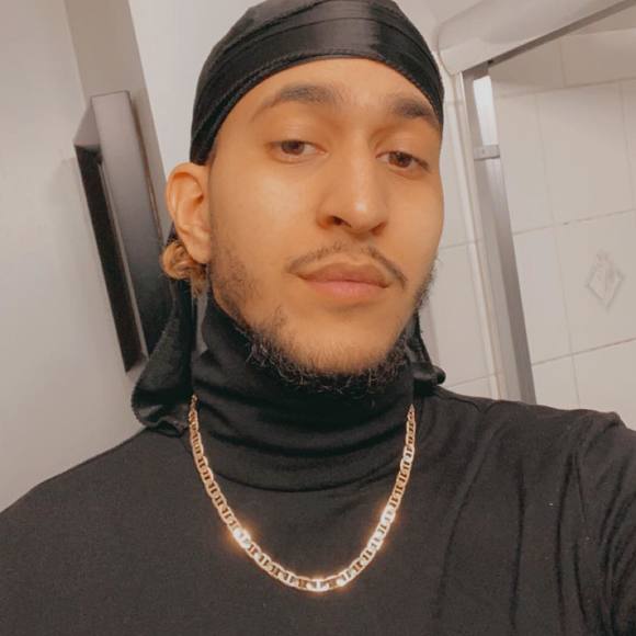 Profile Picture of Kenny Guzman (@kennygx18) on Poshmark