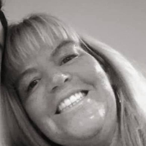 Profile Picture of Cynthia Lucchetta (@googie34) on Poshmark