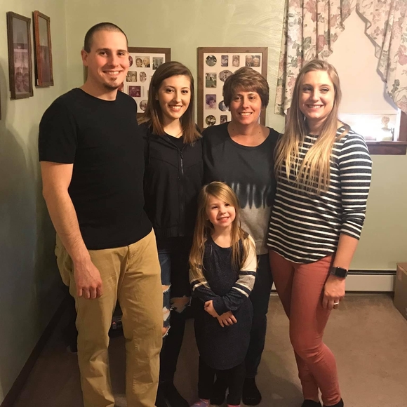 Profile Picture of Toni Decesere (@tap102368) on Poshmark