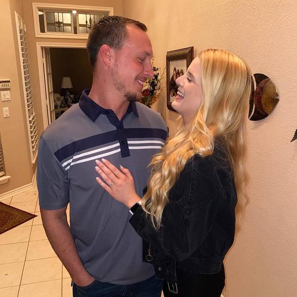 Profile Picture of Sarah Terhune (@sarah_terhune) on Poshmark