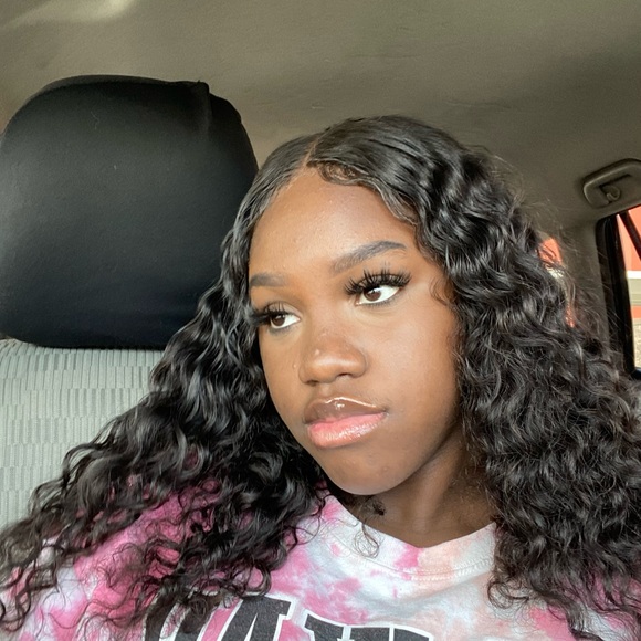 Profile Picture of Pauline Williams (@lowkeypauline) on Poshmark