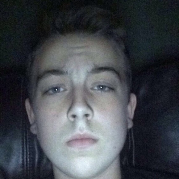 Profile Picture of Oliver Braitsch (@obraitsch) on Poshmark