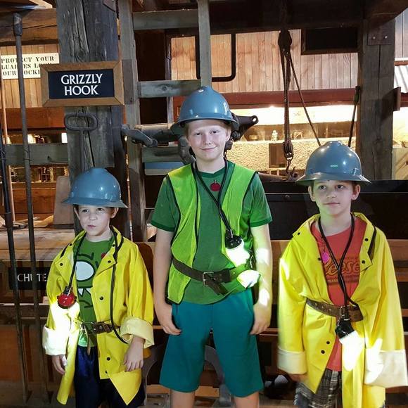 Profile Picture of Tina Linder (@tjhosack) on Poshmark