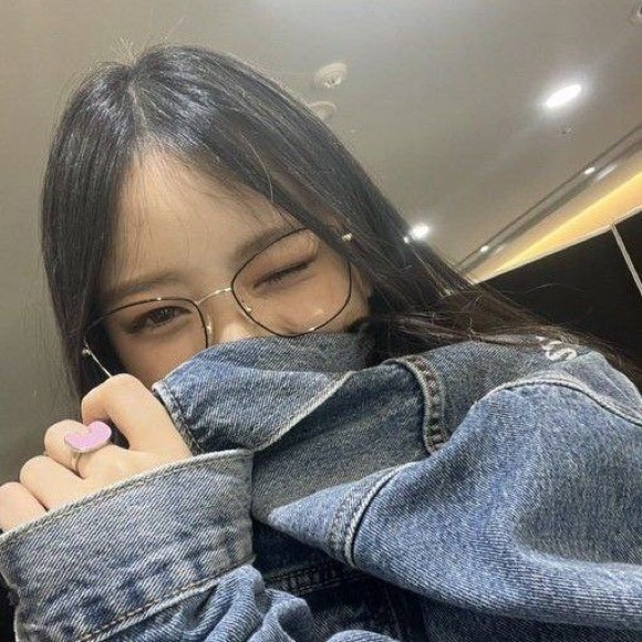 Profile Picture of Jason Yuen (@jwnyvn) on Poshmark