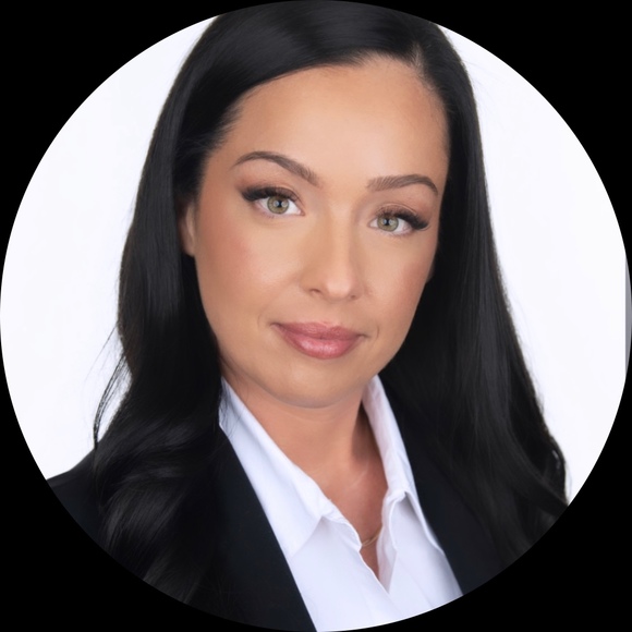 Profile Picture of Tara Dutrizac (@tdutrizac) on Poshmark