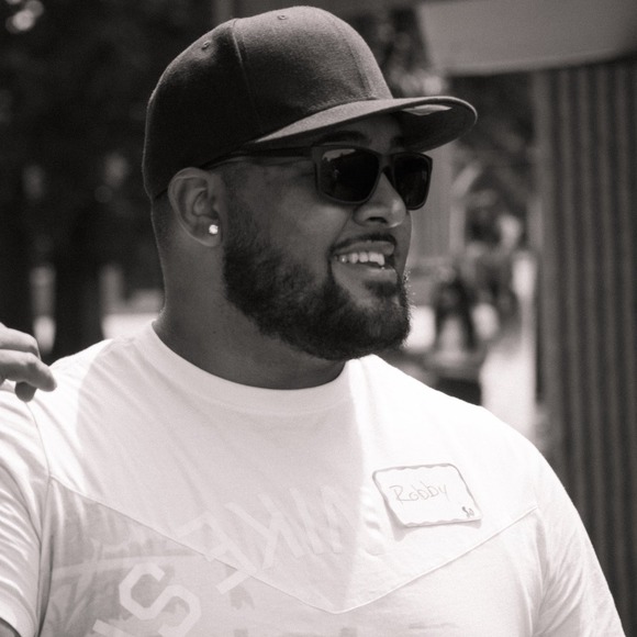 Profile Picture of Robert Solano-sanchez (@robss0728) on Poshmark