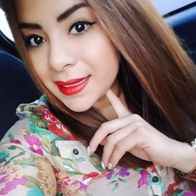 Profile Picture of Vanessa Yañez (@VanessaYago) on Twitter