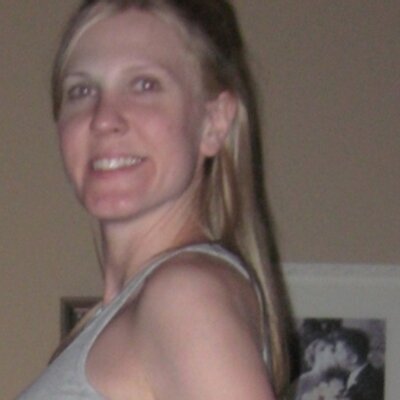 Profile Picture of Lisa Cowart (@Eskyborn) on Twitter