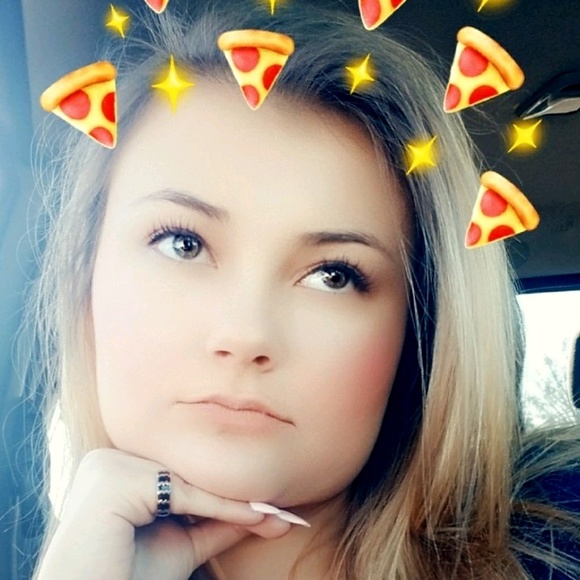 Profile Picture of Brandie Hill (@brandiemarie123) on Poshmark