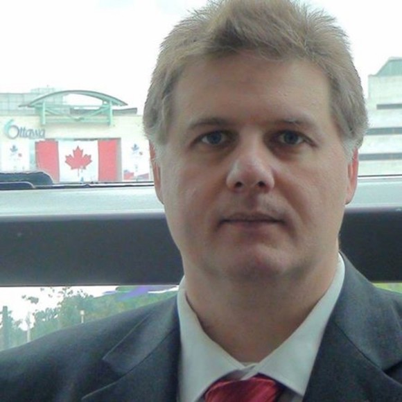 Kazem Spahi - Poshmark Profile Picture of Kazem Spahi (@kazemspahi) on Poshmark