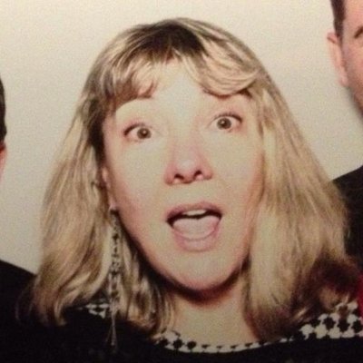 Profile Picture of Cynthia Barnes (@afarflungfoodie) on Twitter