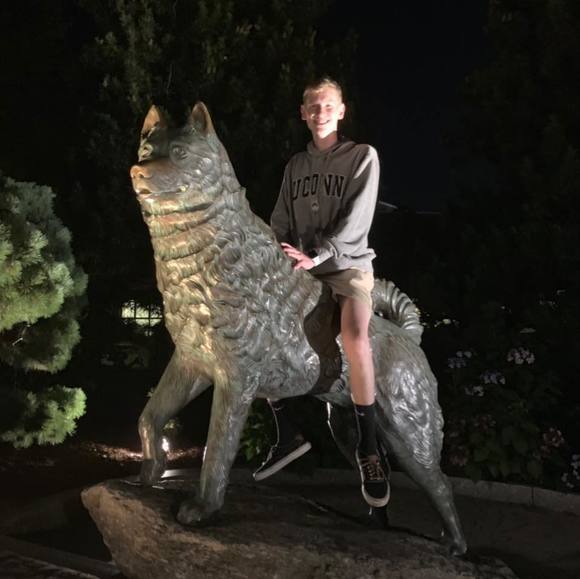 Profile Picture of Derek Dufour (@derekdu4) on Poshmark