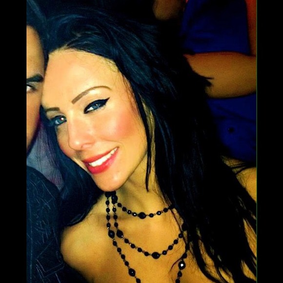 Profile Picture of Kaleigh Bannett (@kbannett) on Poshmark